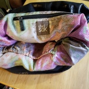 The Sak bag 3 zipper pockets in front